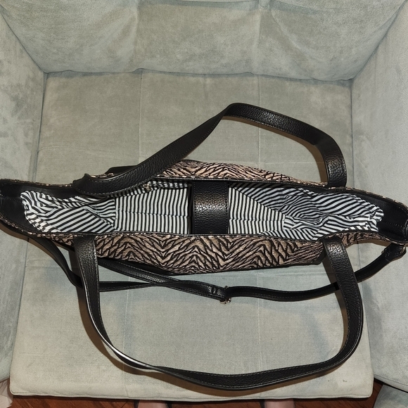 NWOT JustFab Large Tote Bag Black/Tan - Picture 2 of 8